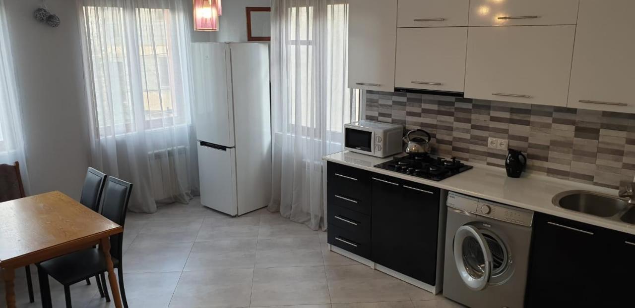 Apartamento Tbilisi House Exterior foto